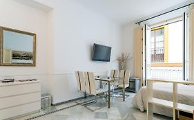 Holidays Isbilia Centro By Valcambre